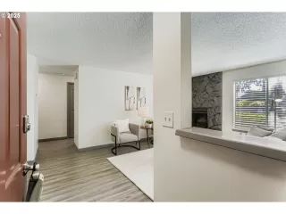 Photo #2: 361245623 Listing