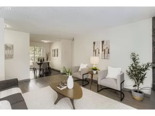 Photo #5: 361245623 Listing