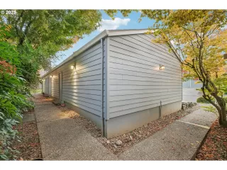 Photo #2: 361650163 Listing