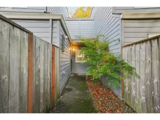 Photo #3: 361650163 Listing