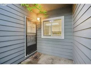 Photo #5: 361650163 Listing