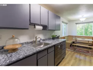 Photo #4: 361731425 Listing 