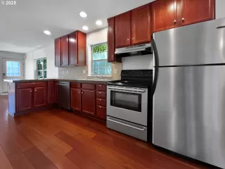 Photo #1: 362111086 Listing