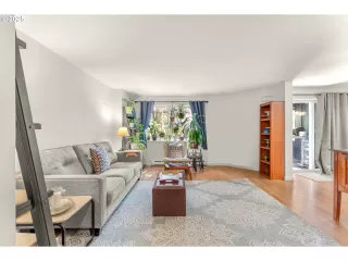 Photo #2: 362286521 Listing