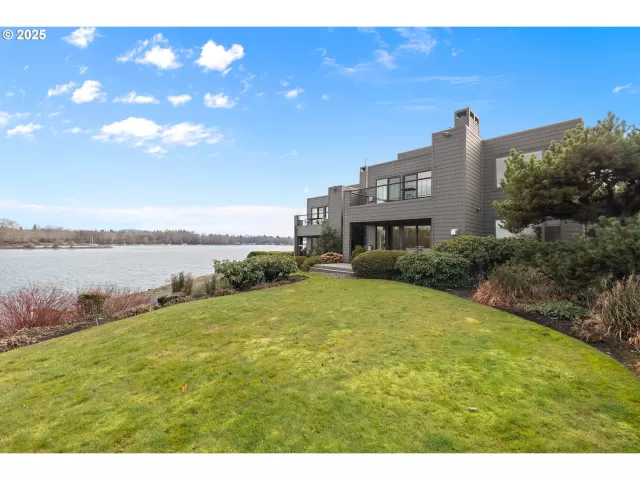 MLS: 362714101 Condo For Sale