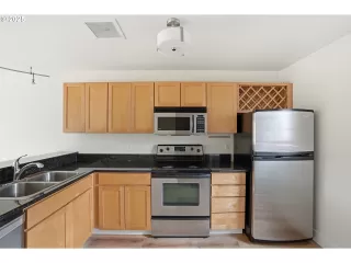 Photo #4: 364081775 Listing