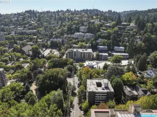 Photo #2: 364540143 Listing