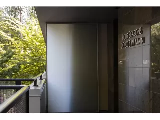 Photo #6: 364540143 Listing