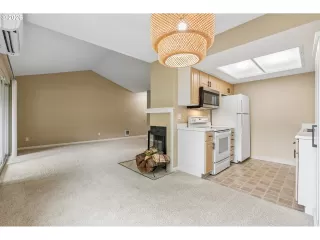 Photo #5: 364686846 Listing