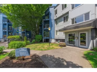 More Details about MLS # 365074905 : 8720 SW TUALATIN RD 204