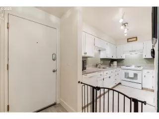 Photo #3: 365074905 Listing