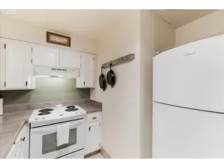 Photo #5: 365074905 Listing