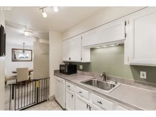 Photo #6: 365074905 Listing