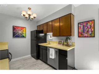 Photo #6: 365523399 Listing