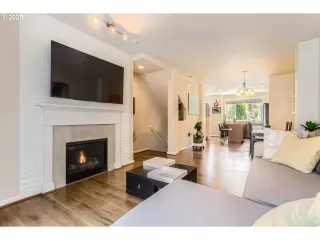 Photo #6: 365558076 Listing