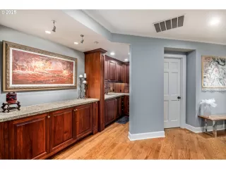 Photo #2: 366473707 Listing