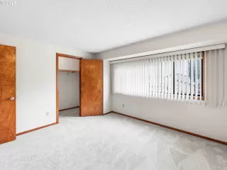 Photo #3: 366699204 Listing