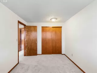 Photo #5: 366699204 Listing