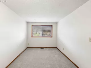 Photo #6: 366699204 Listing