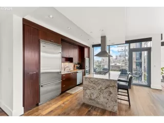 Photo #6: 366763266 Listing