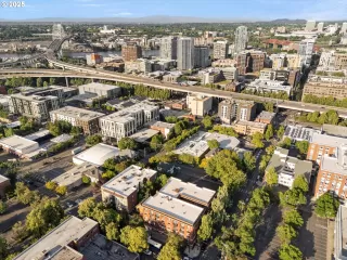 Photo #2: 366783592 Listing