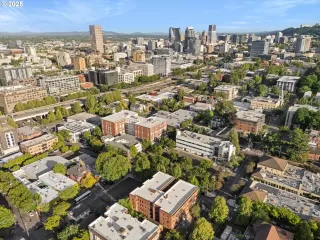 Photo #3: 366783592 Listing