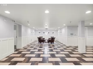 Photo #5: 366783592 Listing