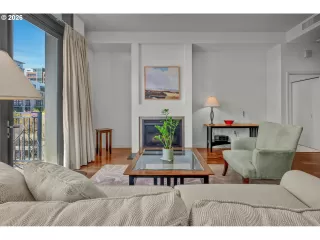 Photo #4: 367471113 Listing