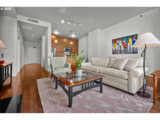 Photo #6: 367471113 Listing