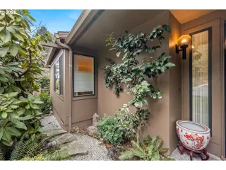 Photo #2: 367771434 Listing