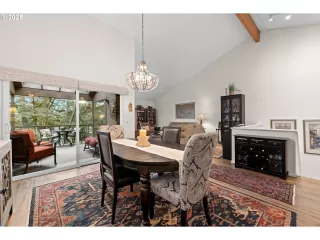 Photo #4: 367771434 Listing