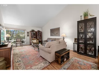 Photo #6: 367771434 Listing