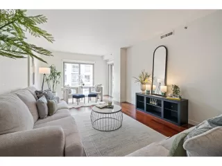 Photo #1: 368052737 Listing 