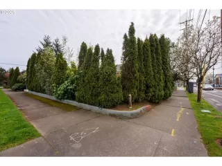 Photo #4: 368366838 Listing