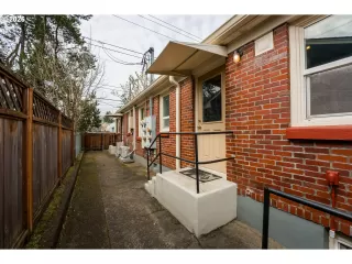 Photo #6: 368366838 Listing