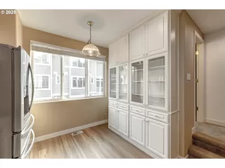 Photo #2: 368434686 Listing