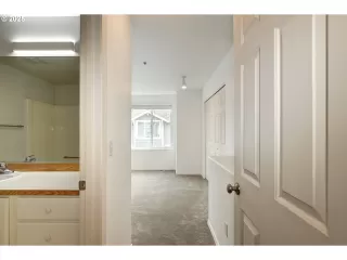 Photo #6: 368434686 Listing