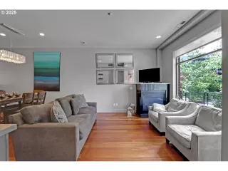 Photo #5: 368456898 Listing 