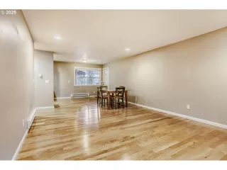 Photo #3: 368689627 Listing 