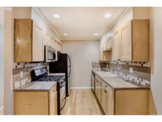 Photo #6: 368689627 Listing 