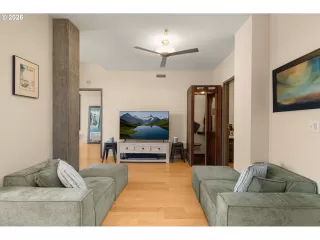 Photo #4: 368768650 Listing 