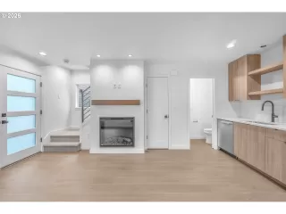 Photo #3: 368839619 Listing