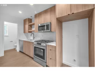 Photo #4: 368839619 Listing