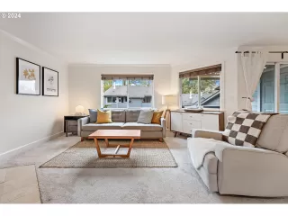 Photo #3: 369310886 Listing