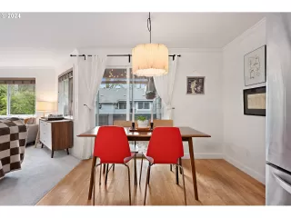 Photo #6: 369310886 Listing