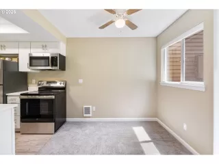 Photo #4: 369709673 Listing