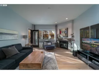 Photo #6: 369827833 Listing 