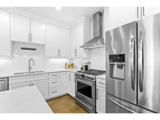 Photo #6: 369843695 Listing