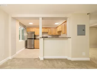 Photo #6: 369934526 Listing 