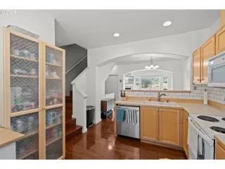 Photo #2: 371001958 Listing 